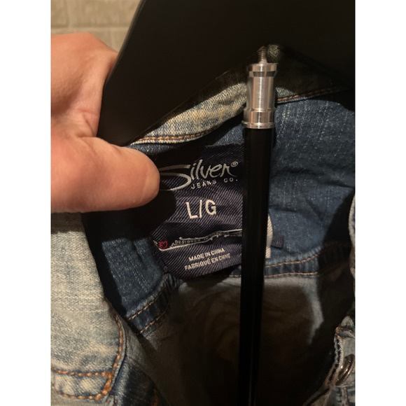 Silver Jeans Co. Cropped Denim Jacket Distressed Blue Wash Size LG - Picture 2 of 2